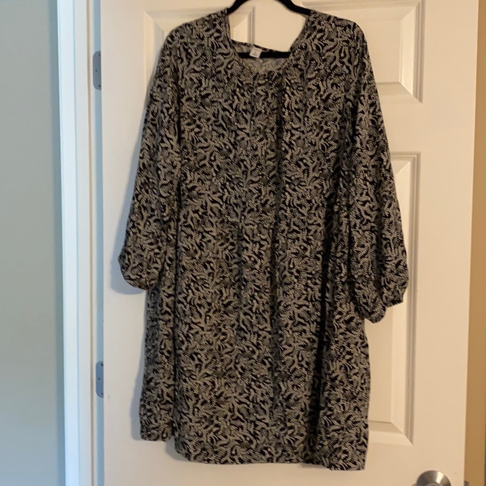 NWT! Dress black and white